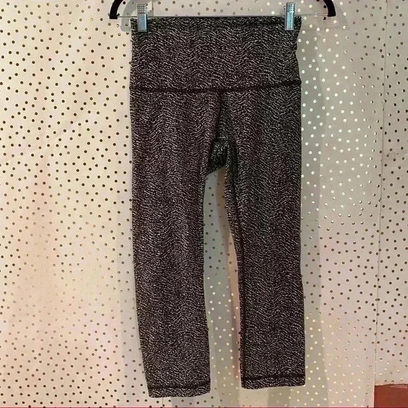 Lululemon Black & White Capris - Picture 1 of 9